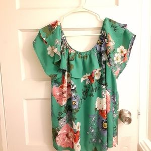 Floral dress shirt with slit in the back